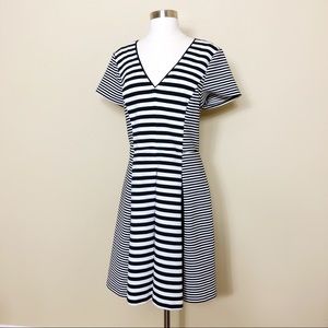 BANANA REPUBLIC black white striped pleated dress